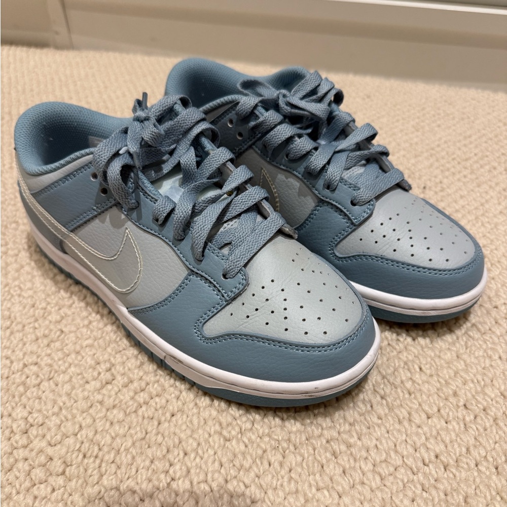Nike low tops